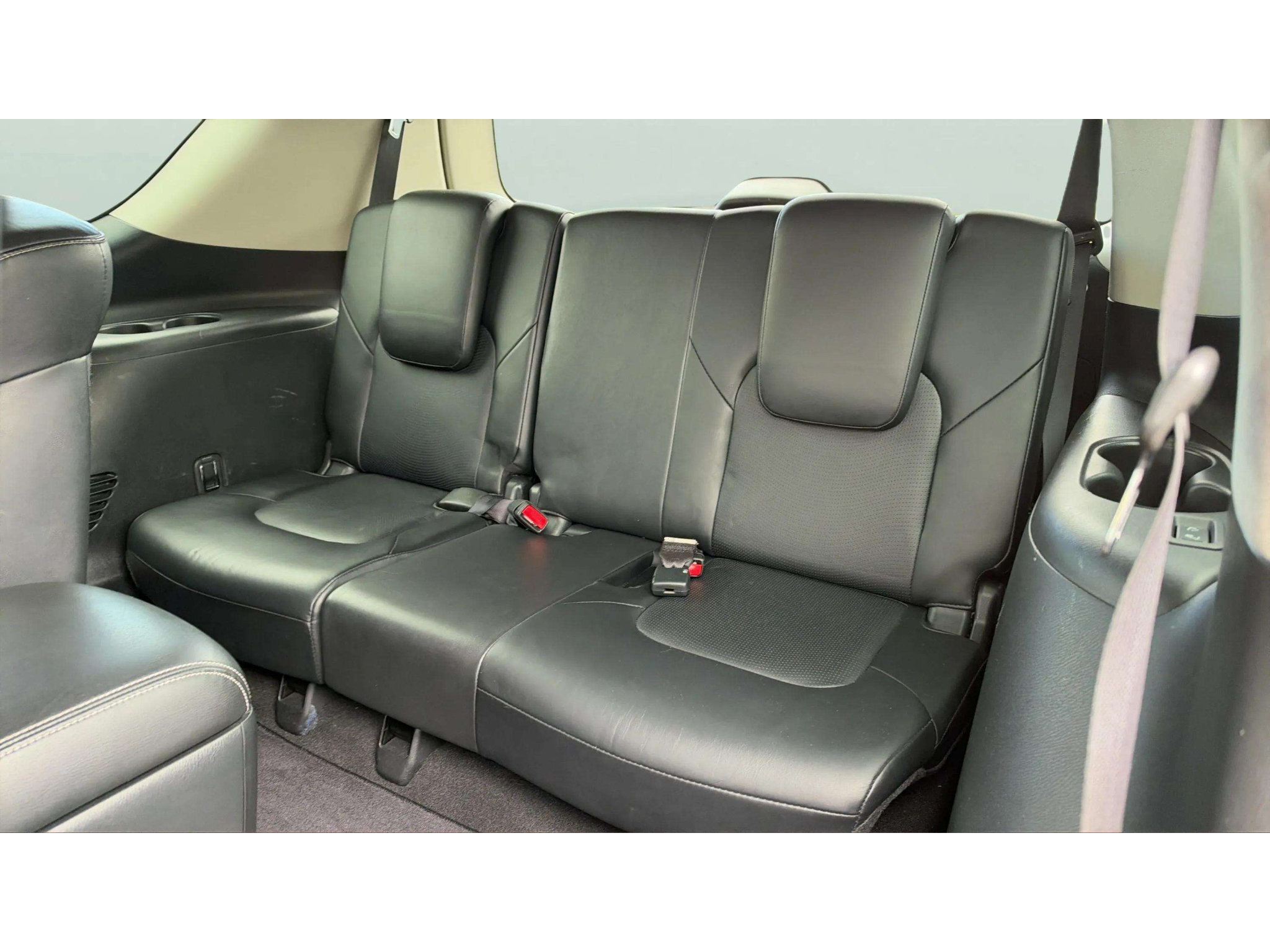 Used 2017 INFINITI QX80 4WD w/ All Season Package image 14