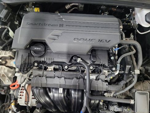 Used 2023 Hyundai Elantra SEL image 30