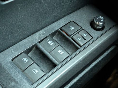 Used 2016 Toyota Tacoma SR image 20