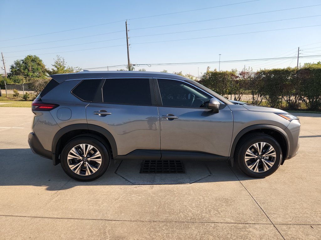 Used 2023 Nissan Rogue SV w/ SV Premium B Package FWD image 4