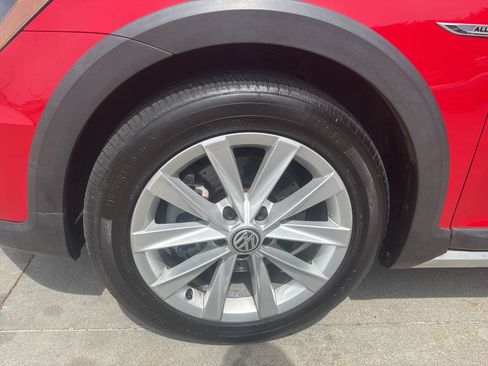 Used 2017 Volkswagen Golf Alltrack S AWD/4WD image 25