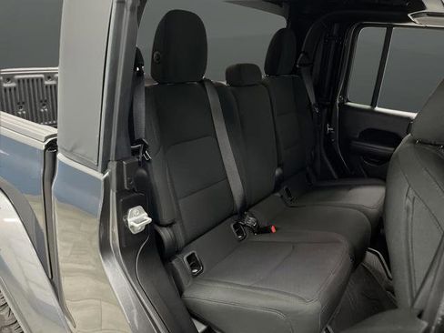 Used 2022 Jeep Gladiator Willys image 29