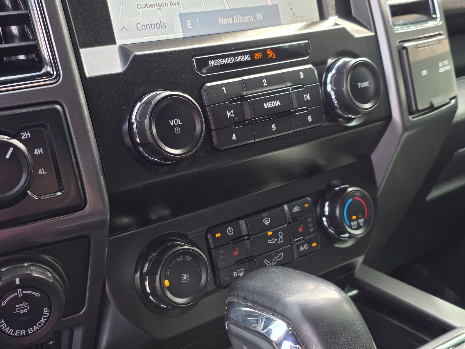 Used 2020 Ford F150 XLT w/ Equipment Group 302A Luxury AWD/4WD image 33