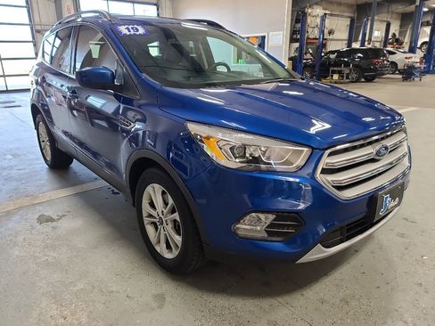 Used 2019 Ford Escape SEL image 4