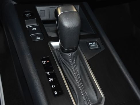 Certified 2025 Nissan Kicks SV image 13