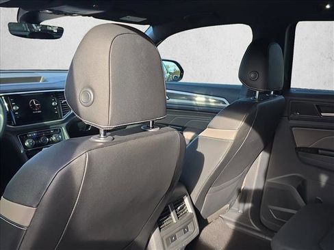 Used 2021 Volkswagen Atlas Cross Sport SEL Premium image 15