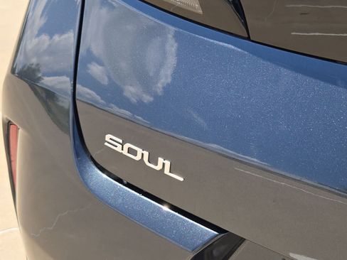 Used 2025 Kia Soul GT-Line w/ GT-Line Technology Package FWD image 11