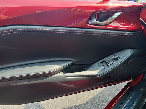 Used 2019 MAZDA MX-5 Miata RF Grand Touring RWD image 18