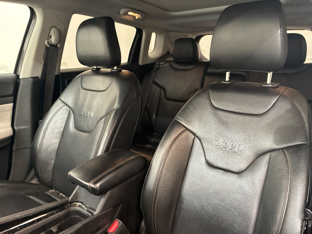 Used 2022 Jeep Compass Limited w/ Sun and Sound Group AWD/4WD image 13