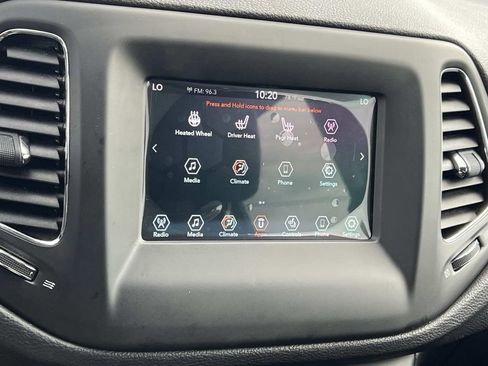 Used 2017 Jeep Compass Latitude w/ Popular Equipment Group AWD/4WD image 17