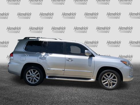Used 2015 Lexus LX 570 4WD w/ Luxury Package image 11