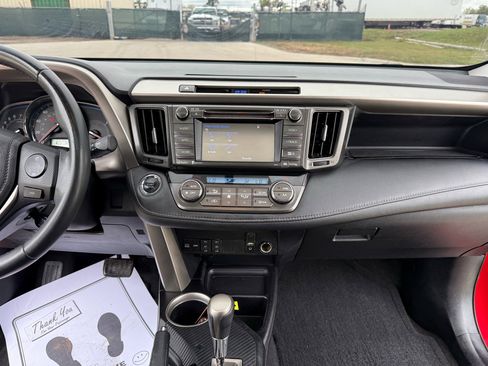 Used 2014 Toyota RAV4 Limited image 27