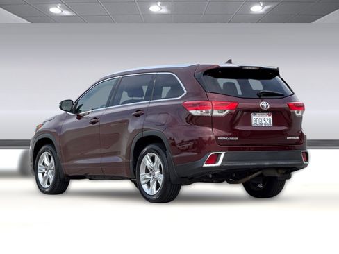 Used 2018 Toyota Highlander Limited w/ Carpet Mat Package (TMS) image 7