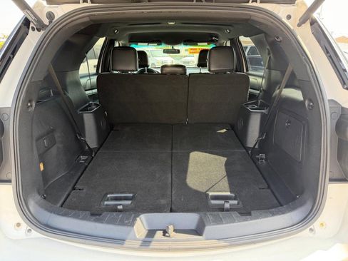 Used 2017 Ford Explorer XLT w/ Equipment Group 202A FWD image 43
