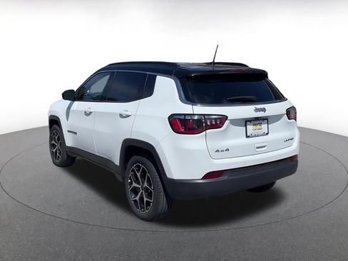 Used 2025 Jeep Compass Limited image 10