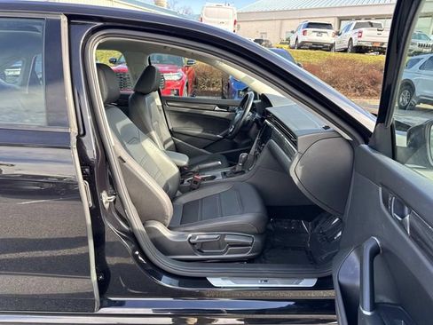 Used 2020 Volkswagen Passat 2.0T R-Line image 11