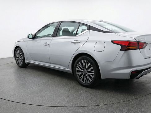 Used 2025 Nissan Altima 2.5 SV image 6
