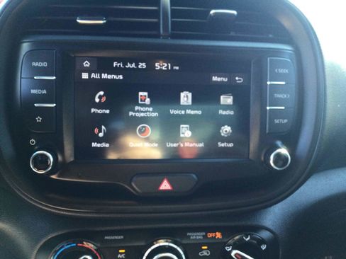 Used 2024 Kia Soul LX w/ Option Group 015 FWD image 21