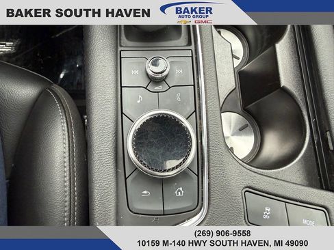 Used 2023 Cadillac XT6 Luxury image 32