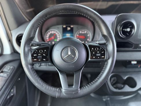 Used 2024 Mercedes-Benz Sprinter 2500 image 17