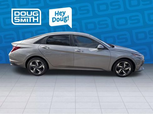 Used 2023 Hyundai Elantra SEL w/ Convenience Package FWD image 1