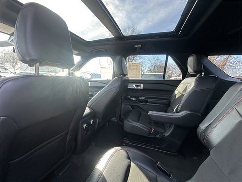 Certified 2023 Ford Explorer ST-Line w/ Class IV Trailer Tow Package image 18