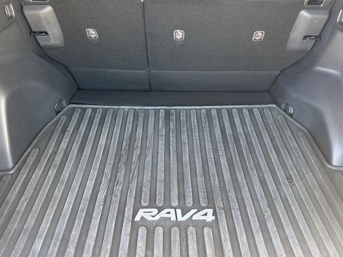 Used 2024 Toyota RAV4 XLE w/ Convenience Package AWD/4WD image 18