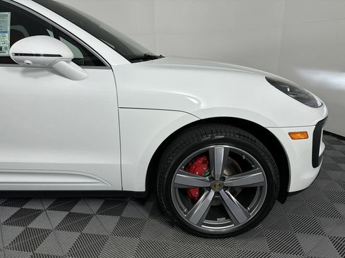 Certified 2025 Porsche Macan S image 12