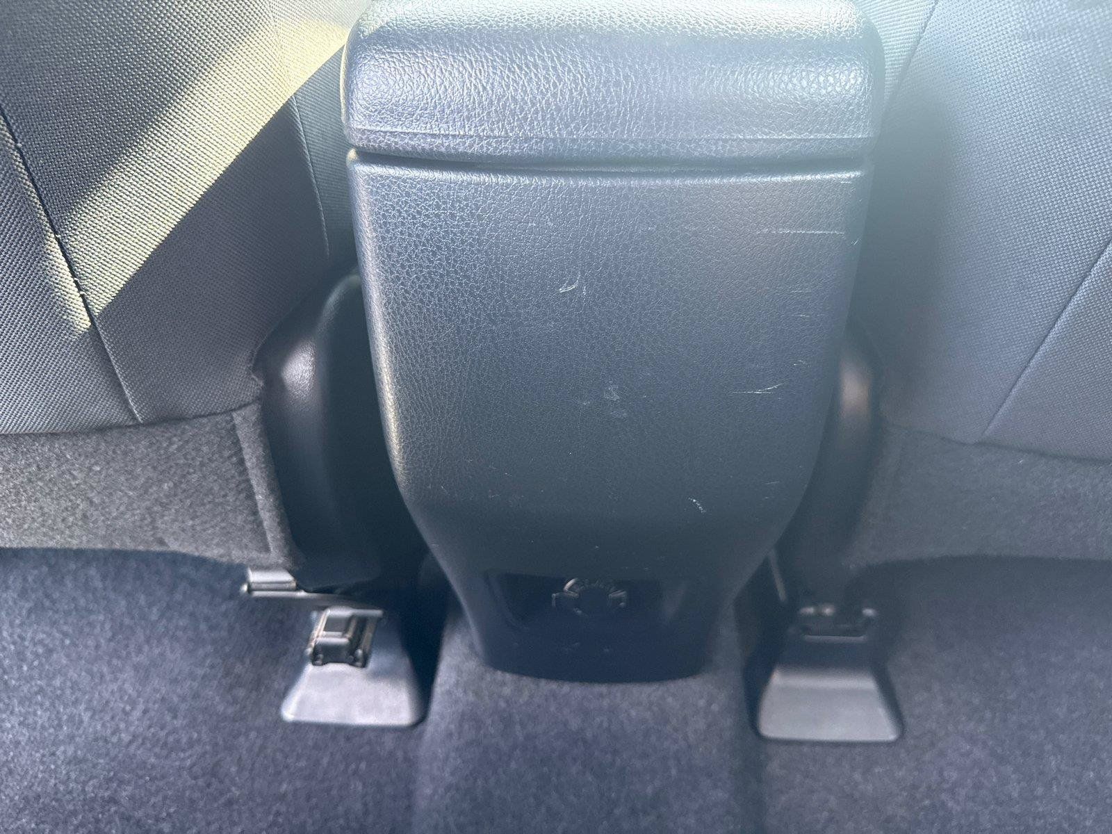 Used 2018 Toyota RAV4 LE w/ Carpet Mat Package AWD/4WD image 26