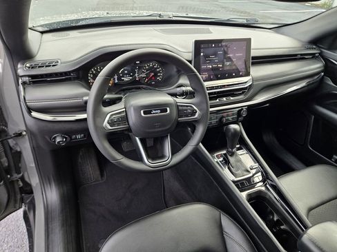 Used 2023 Jeep Compass Altitude image 13