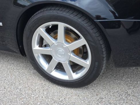 Used 2007 Cadillac XLR RWD image 11