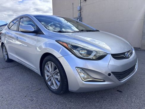 Used 2015 Hyundai Elantra SE w/ Option Group 02 image 2