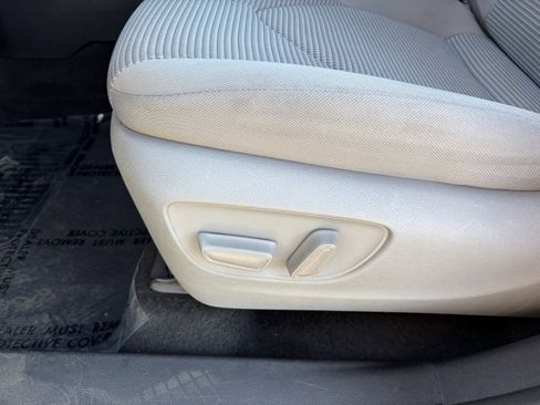 Used 2022 Toyota Highlander L FWD image 14