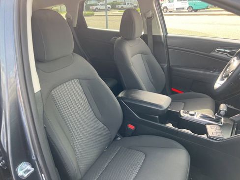Used 2025 Kia Sportage LX image 26