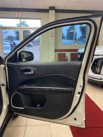 Used 2020 Jeep Compass Limited FWD image 13