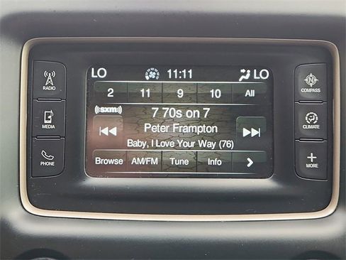 Used 2017 Jeep Grand Cherokee Limited image 13