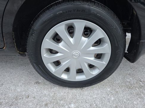 Used 2019 Nissan Versa S Plus image 11