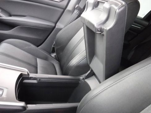 Used 2019 Honda Accord EX image 16