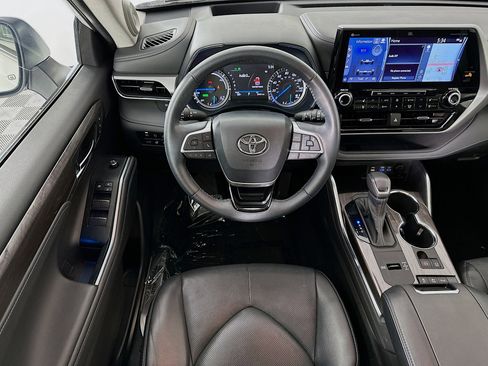 Used 2022 Toyota Highlander Platinum image 24