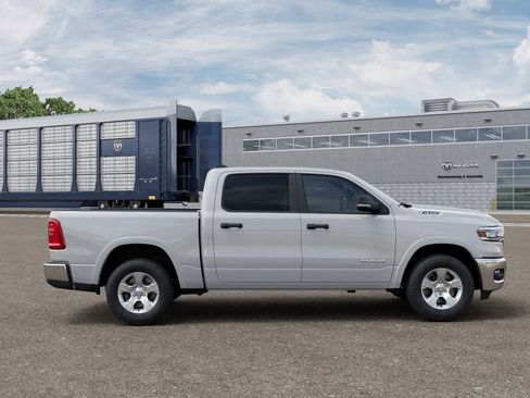 New 2026 RAM 1500 4x4 Crew Cab image 21