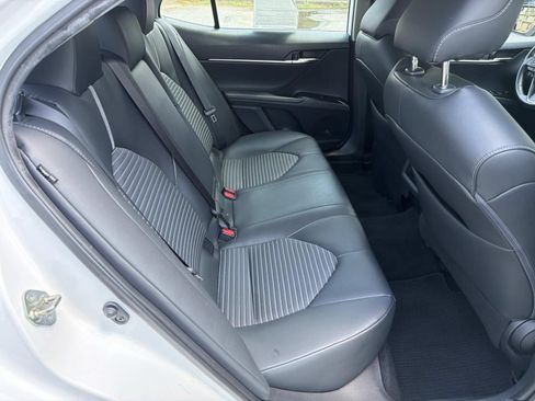 Used 2019 Toyota Camry SE FWD image 15