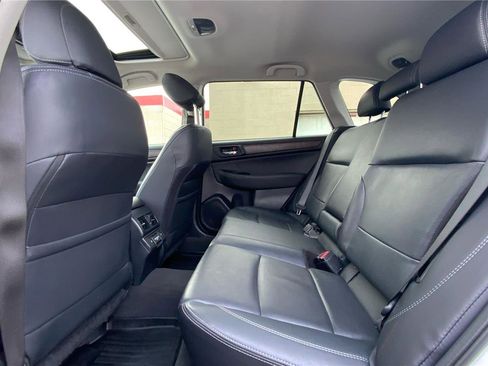 Used 2018 Subaru Outback 2.5i Limited image 11
