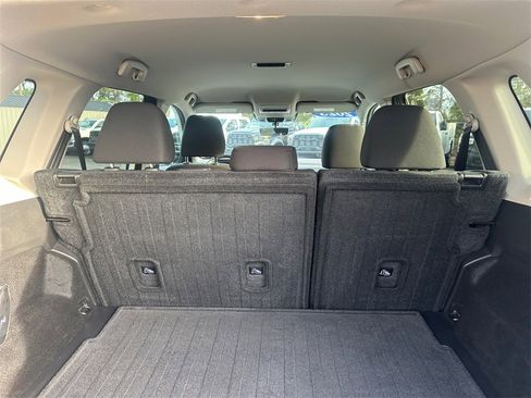 Used 2023 Nissan Rogue S image 25