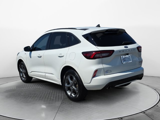 Used 2024 Ford Escape ST-Line Select AWD/4WD image 3