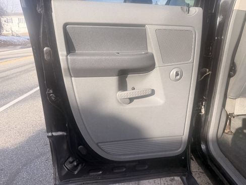 Used 2006 Dodge Ram 2500 Truck SLT image 9