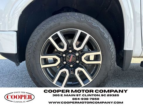Used 2020 GMC Sierra 1500 AT4 w/ AT4 Premium Package image 11