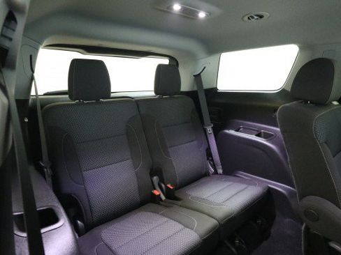 Used 2021 GMC Acadia SLE w/ Driver Convenience Package FWD image 12