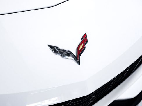 Used 2015 Chevrolet Corvette Z06 w/ 3LZ Preferred Equipment Group image 13