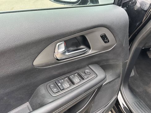 Used 2025 Chrysler Pacifica Select FWD image 21