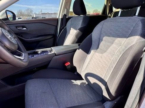 Used 2023 Nissan Rogue SV image 10